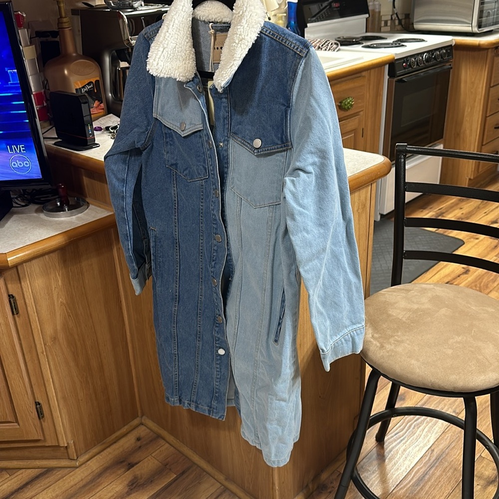 BLANKNYC Jean Jacket - Picture 2 of 6
